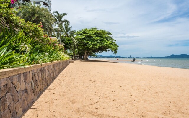 Exclusive Beachfront Villa