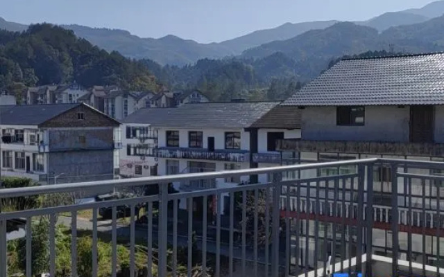 Guanshan Yaju・Spring Mountain View Hot Spring Homestay (Yichun Wentang Mingyue Ganguqing Inn) – Outside – Yichun