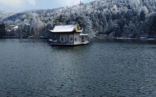 Lushan Dongtian Guesthouse