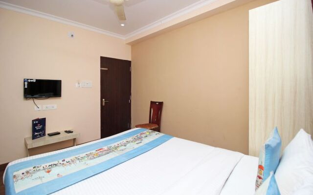OYO Flagship 8414 Hotel Blue Moon
