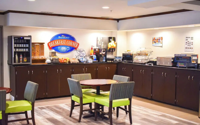 Baymont Inn & Suites Midland Center