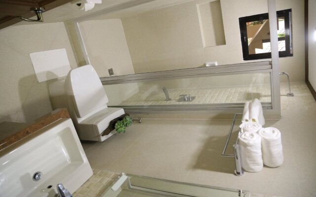 The Lakeview Suites