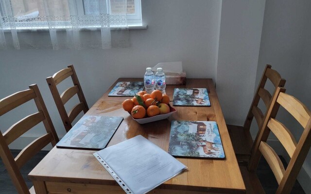 Lovely 2-bed Fully Refurbished House in London