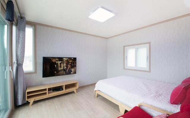 Yeosu Gold Light Pension