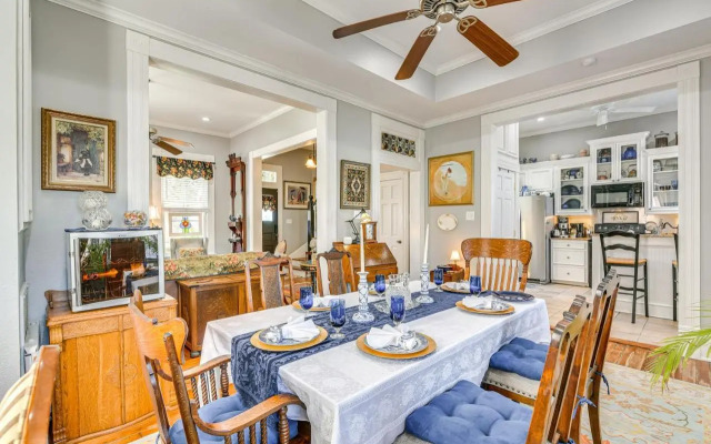 Walk to the Strand: Hideaway Haven Retreat