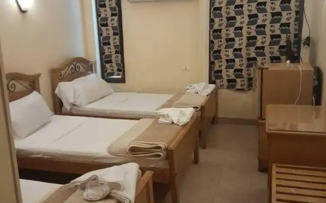 Applicators Hotel