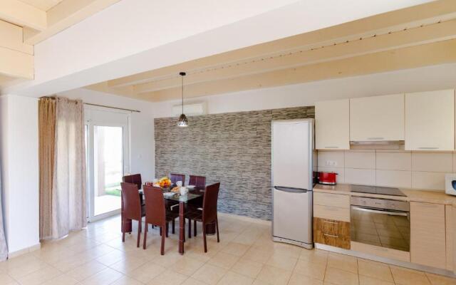 Elladas Villas with Pool at Kolympia!
