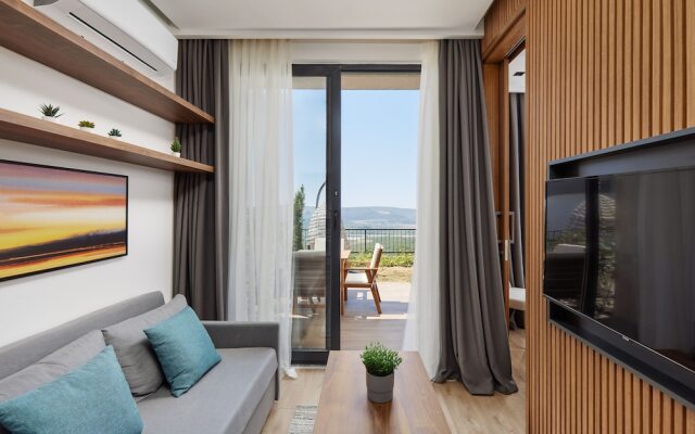Bayview Hills Luxury Residences