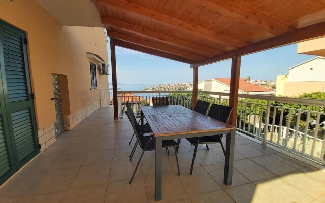 Heated Infinity Pool, Family Apartment With Panoramic sea View 2
