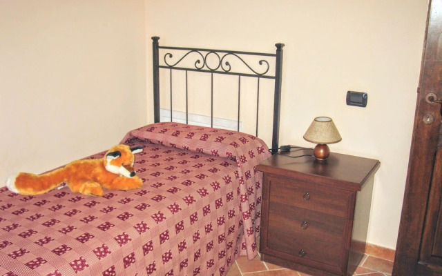 Farmhouse in Asciano With Pool & BBQ