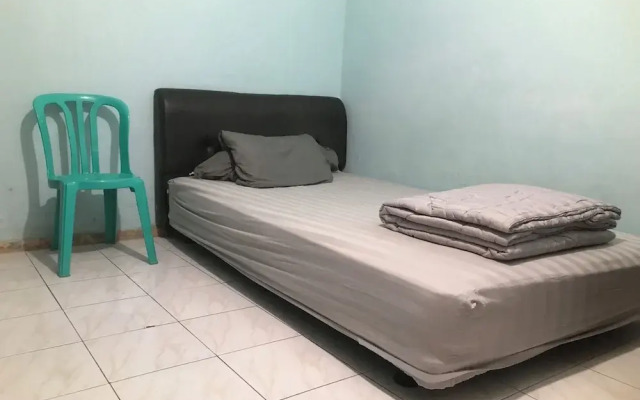 OYO 94320 Homestay Abah Hank Syariah