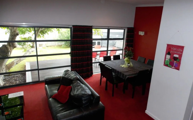 De Vine Martinborough 14 Cologne St