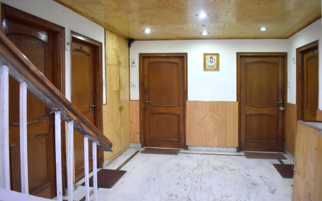 OYO 10692 Hotel Shubham