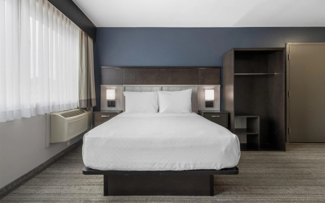 Best Western Plus Chocolate Lake Hotel