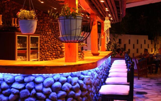 arya otel