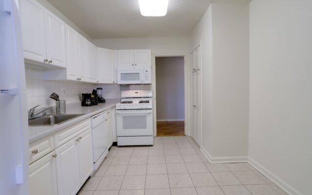 Prime Location Apartment at Crystal City