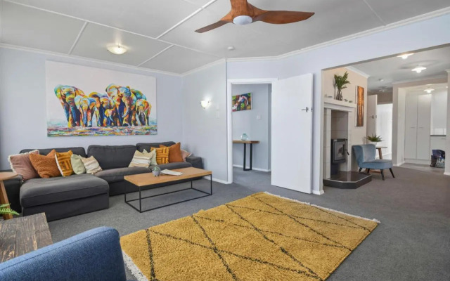 Bliss on Barratt - Blenheim Holiday Home