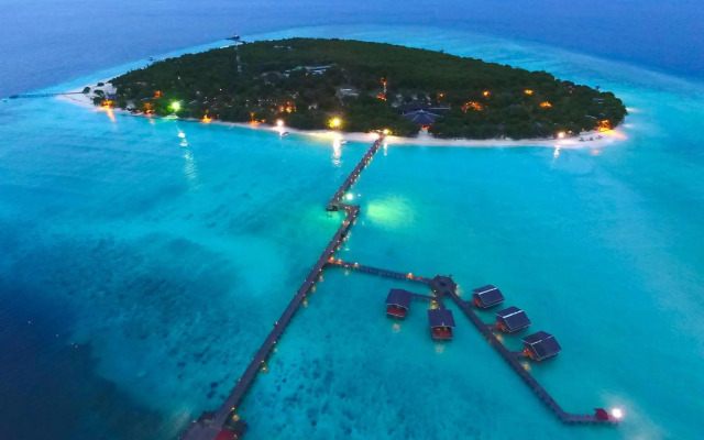 Pom Pom Island Resort