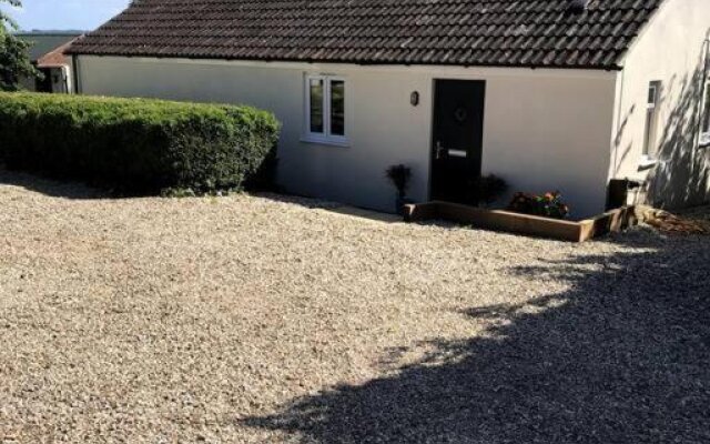 Lovely two bedroom bungalow with hot tub