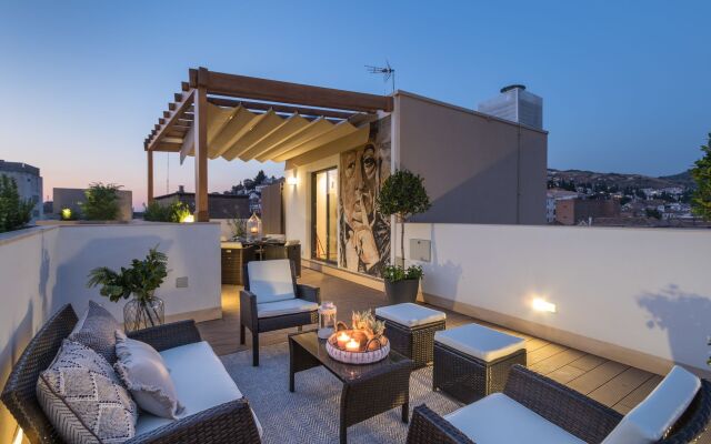 Chezmoihomes Plaza Nueva Penthouse