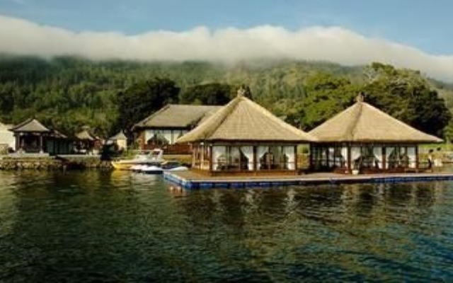 Batur Lakeside Hut