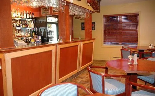 Midtown Motel & Suites