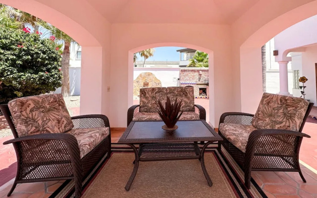 Your Beachfront Escape Close to Everything