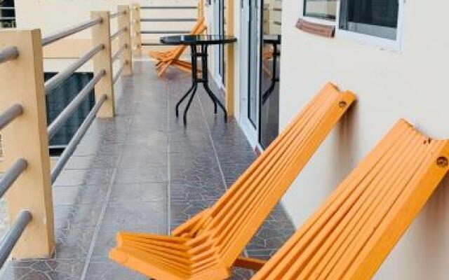 Popeyes Beach Hostel Caye Caulker