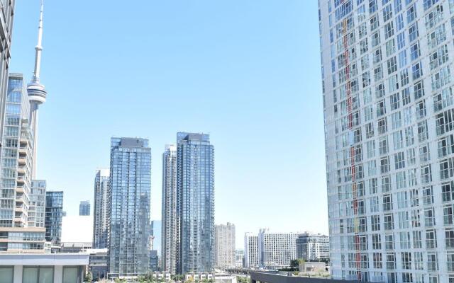 AOC Suites 2 Bedroom Condo, City CN Tower View