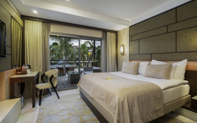 Cratos Premium Hotel Casino & SPA