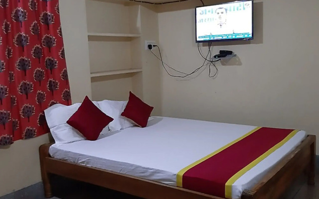 Goroomgo Maa Ugratara Lodge Puri
