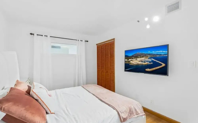 Stunning Balcony Views 4 Bedroom