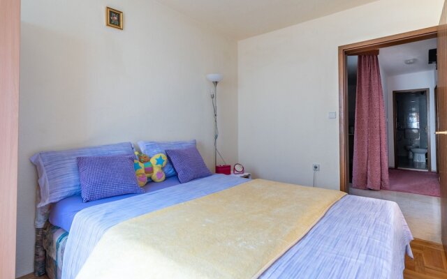 Modern Apartment in Okrug Gornji With Swimming Pool