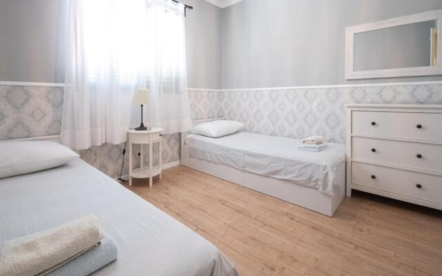 Ani - Family Friendly - A1(7)