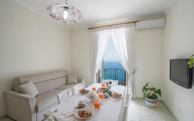 Amalfi Moon