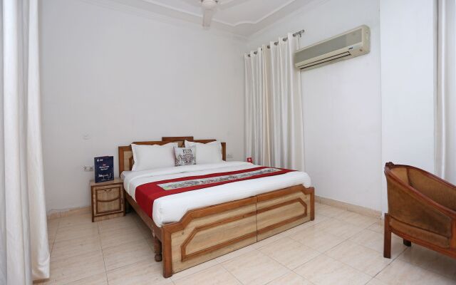 OYO 10072 Hotel Amrit Regency