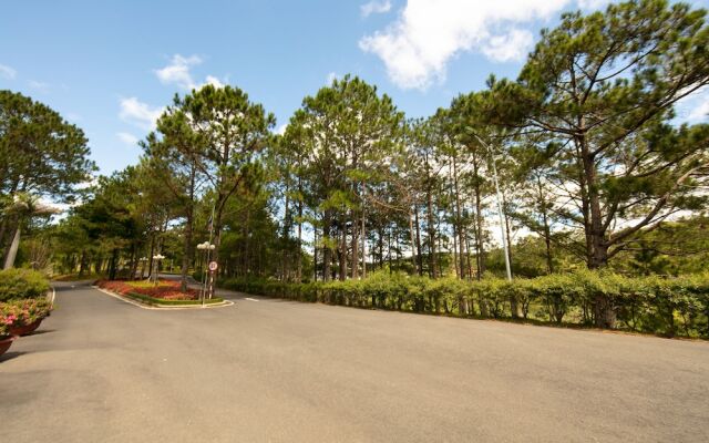 Sam Tuyen Lam Resort