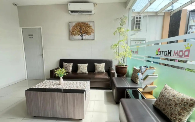 RedDoorz Plus @ Jalan Kaliurang – Lobby – Sleman