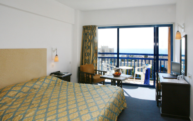 Navarria Hotel