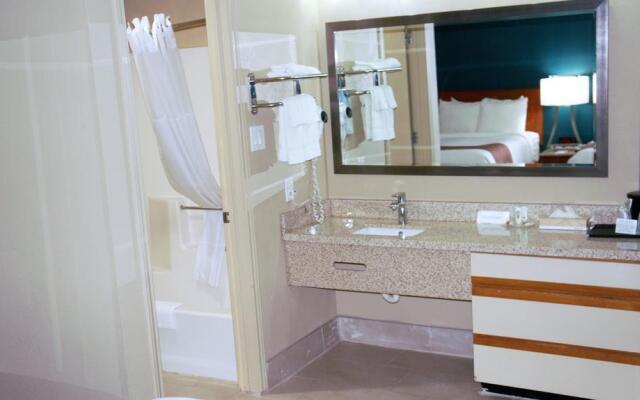 Quality Inn & Suites Near White Sands National Park