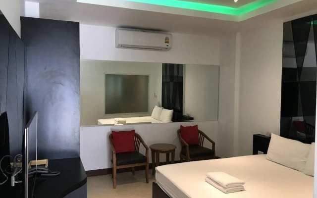 Picasso Hotel 24 Inn