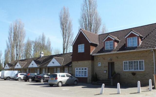 Roydon Marina Village Hotel