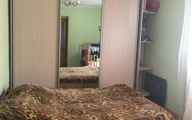 Apartment on Lakoba 60