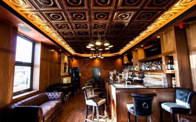 The Hadley Hotel