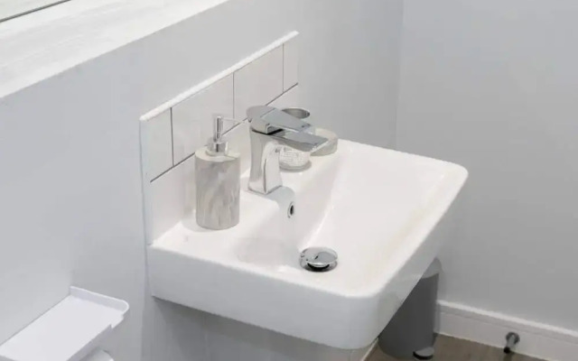2br-sleeps4-citycentre-parking-rooftop