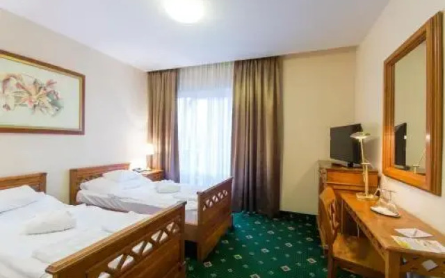 Orchidea Hotel Lipót