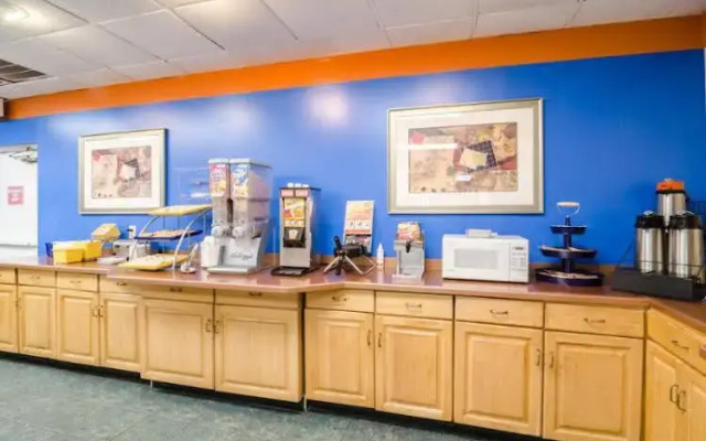 Days Inn Greensboro East
