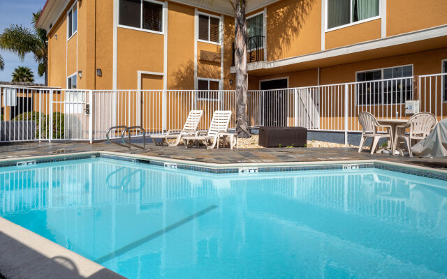 Quality Inn & Suites Anaheim At The Park