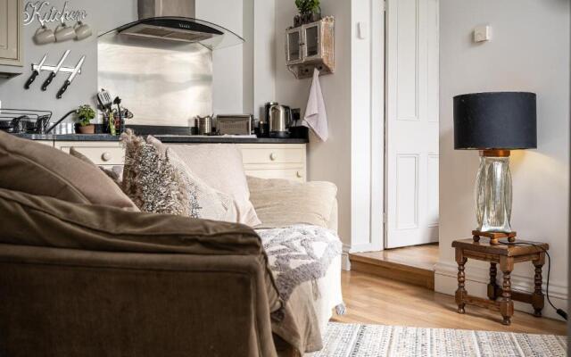 1 Bed Central Garden Apartment