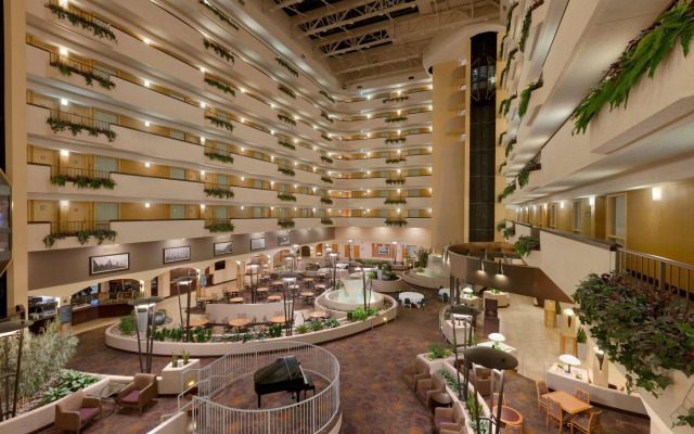 Embassy Suites by Hilton Kansas City International Airport
